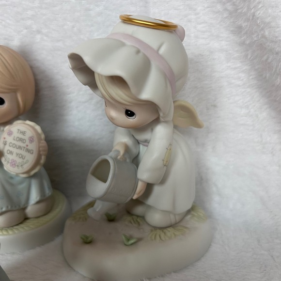 Precious Moments Figurines Lot 9 total Grandparents Reading Bible Angel Waterin - Picture 6 of 10